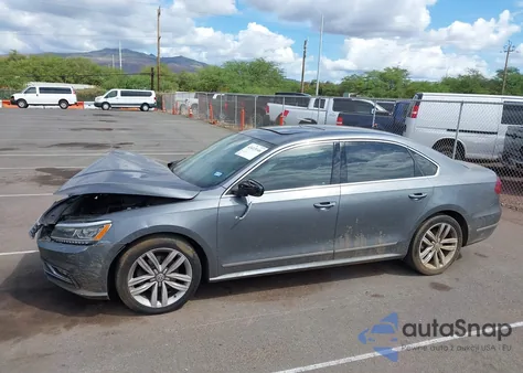 2017 Volkswagen Passat 1.8T Sel Premium z USA, uszkodzony, nr VIN 1VWCT7A36HC054867